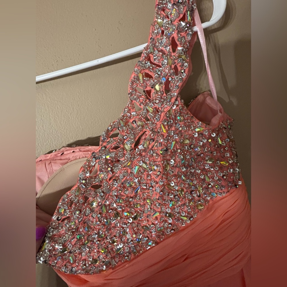 MacDuggal Women’s prom/formal dress size 10 - Picture 10 of 15